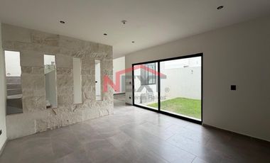 Casa en Venta en Residencial La Escondida, Saltillo ???? 245.6 m² de construcción ???? 238.7 m² de terreno