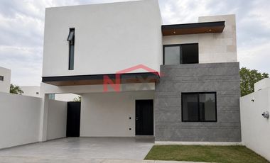 Casa en Venta en Residencial La Escondida, Saltillo ???? 245.6 m² de construcción ???? 238.7 m² de terreno