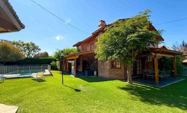 Casa en venta en Barrio Privado de Godoy Cruz