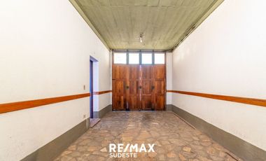 IMPONENTE CASA- DONADO 400. EXCELENTE UBICACION