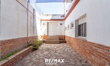IMPONENTE CASA- DONADO 400. EXCELENTE UBICACION