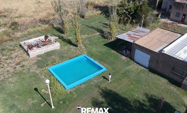 Casa quinta 4d , baño, galpon, y pileta.