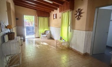 CASA EN VENTA EN TRENQUE LAUQUEN CON LOCAL