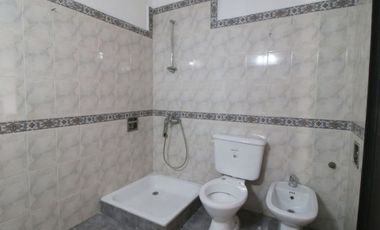 VENTA PH TIPO CASA 5 AMBIENTES FLORESTA