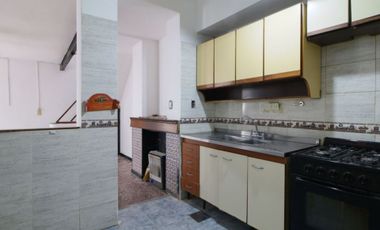 VENTA PH TIPO CASA 5 AMBIENTES FLORESTA