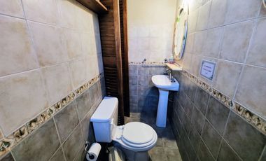 VENTA CASA EN B. LOS LIRIOS CORRALITOS GUAYMALLEN.