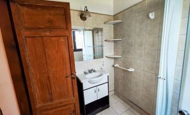 VENTA CASA EN B. LOS LIRIOS CORRALITOS GUAYMALLEN.