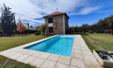 VENTA CASA EN B. LOS LIRIOS CORRALITOS GUAYMALLEN.