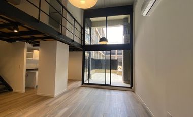 Departamento duplex en venta en La Boca con patio