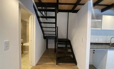 Departamento duplex en venta en La Boca con patio
