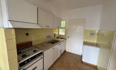 VENTA / DEPARTAMENTO / CENTRICO / COCHERA