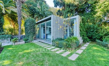 Casa con gran jardín plano en Condominio Lomas de la Dehesa