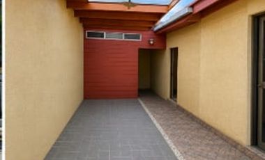 ¡Casa en Coronel: Tranquilidad y Comodidad!
