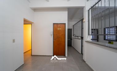 Galpon en Impecable de estructura Astori con 200 m2 de oficinas, y galpón 200 m2 con Entrepiso.