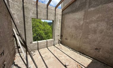 VENTA LOTE 1048MTS CON EDIFICACIÓN  CUESTA BLANCA