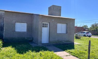 Alquiler CASA un dormitorio - San Carlos Norte.-