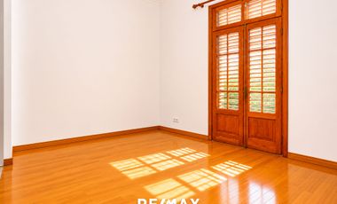 VENTA CASA 4 DORMITORIOS APTO CREDITO CENTRO