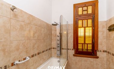 VENTA CASA 4 DORMITORIOS APTO CREDITO CENTRO
