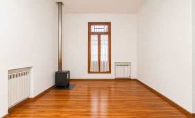 VENTA CASA 4 DORMITORIOS APTO CREDITO CENTRO