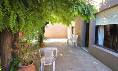 CASA CON DPTO EN VILLA MITRE. EXCELENTE UBICACION!