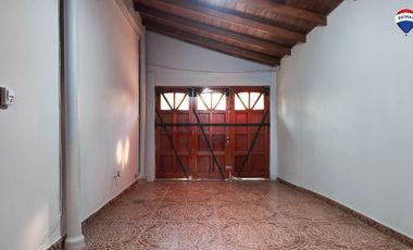 VENTA CASA 3 AMB PATIO COCHERA PARRILLA AVELLANEDA