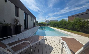 CASA 4 AMB ALQUILER VILLANUEVA UNA PLANTA AMARRA