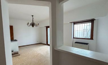 ALQUILER CASA CENTRICA 5 AMB TANDIL