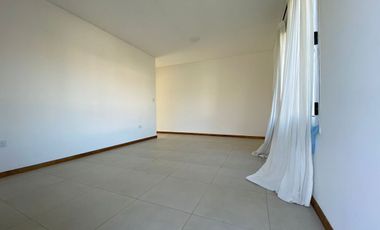 CASA 5 AMBIENTES EN ALQUILER EN CANNING