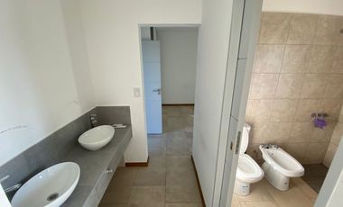 CASA 5 AMBIENTES EN ALQUILER EN CANNING