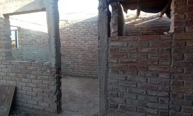 VENTA DE TERRENO CON OBRA GRUESA EN GUAYMALLEN