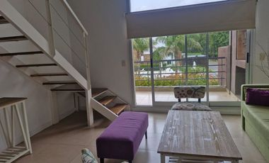 Alquiler Excelente duplex dos Ambientes.