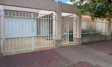 VENTA/IMPORTANTE CASA/CENTRO/ SUNCHALES