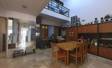 VENTA CASA Chalet 6 Amb. 5 Hab. Velez Sarsfield