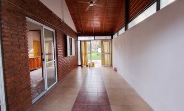VENTA CASA TRES DORMIS-PILETA - GABOTO