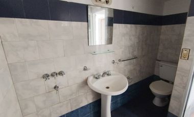 VENTA CASA TRES DORMIS-PILETA - GABOTO