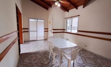 VENTA CASA TRES DORMIS-PILETA - GABOTO