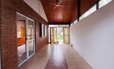 VENTA CASA TRES DORMIS-PILETA - GABOTO