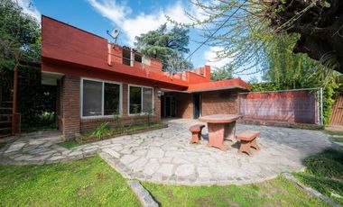 VENTA CASA 3 AMBIENTES CON JARDIN, PILAR