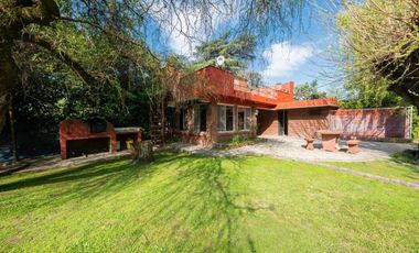 VENTA CASA 3 AMBIENTES CON JARDIN, PILAR