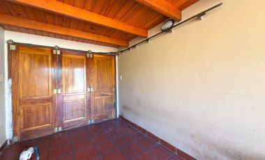 VENTA CASA 4 DORMITORIOS EN TANDIL CON JARDIN