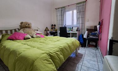 Venta Depto PB Céntrico 2 Dorm. Cocheras y Patio