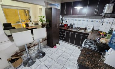 Venta Depto PB Céntrico 2 Dorm. Cocheras y Patio