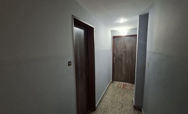 Venta  Departamento 4 ambientes sobre Av. Mitre