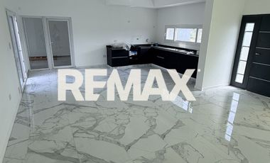 ALQUILER CASA 2 DORM - GENNARI 631 - FERNANDEZ ORO