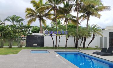 VENTA CASA DE LUJO EN EL SECTOR MAS EXCLUSIVO VIA A LA COSTA (AA)