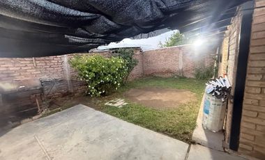 CASA TRES DORMITORIOS EN VENTA GLLEN JARDIN COCHER