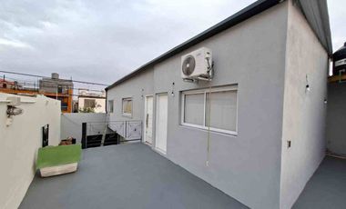 Casa Lote Propio: 4 Suites, 2 Cocheras y Seguridad