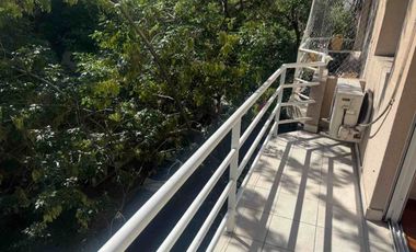 ALQUILER MONAMBIENTE CON COCHERA COGHLAN