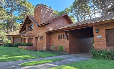 CASA EN VENTA, PINAMAR NORTE 5AMB. ACEPTA PERMUTA