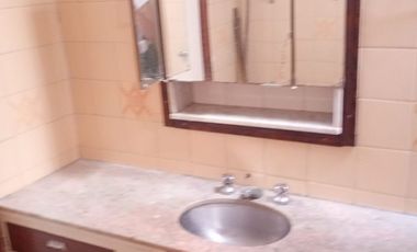 VENTA CASA MULTIFAMILIAR 2 PHS.COCHERA AVELLANEDA